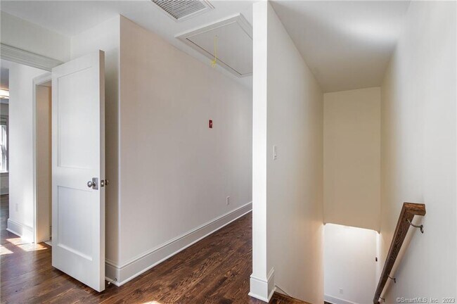 Building Photo - 75 Strickland Rd