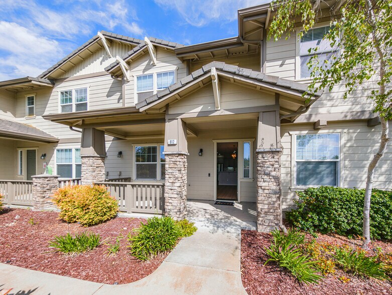 Building Photo - 912 Joree Ln