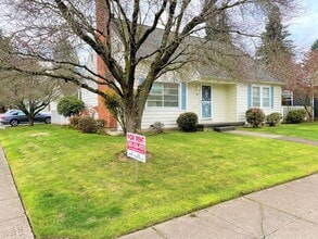 Building Photo - 5012 N Yale St