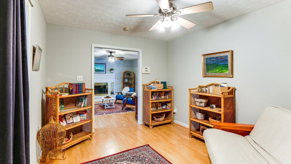 Building Photo - 443 Arrowhead Rd