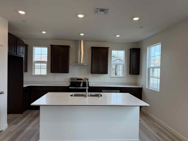 Building Photo - Brand New Home in Elk Grove. 4 Bed/3Bath