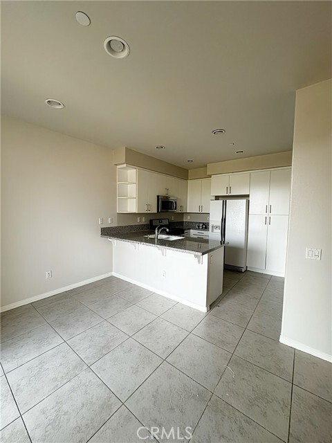 Building Photo - 552 Calle Estrella