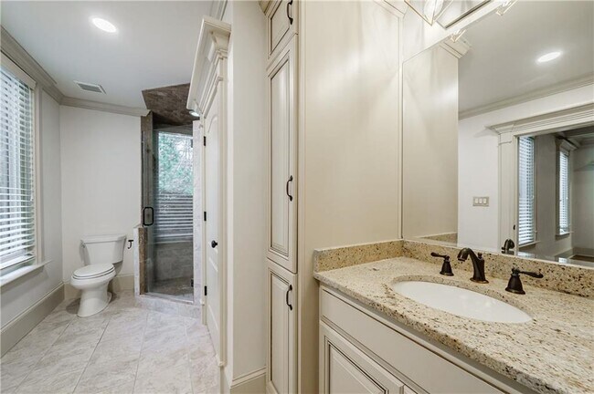 Building Photo - 521 Brendlynn Ct