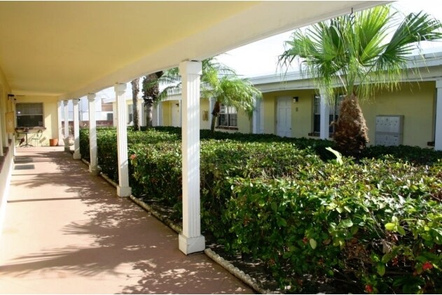 Building Photo - Lamplighter Apartments