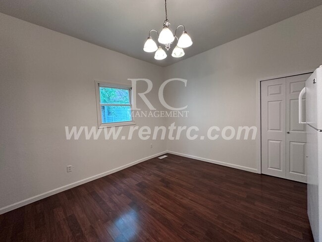 Building Photo - 702 Sandusky-
