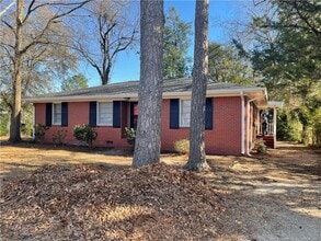 Building Photo - 216 Park St