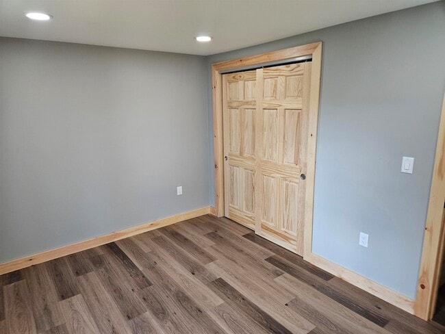 Building Photo - 19 Steele Dr