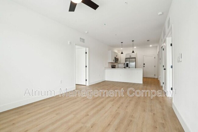 Building Photo - 221 S Bumby Ave