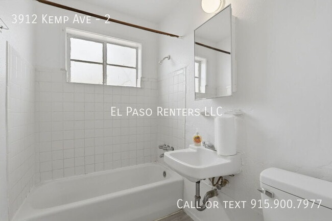 Building Photo - 3912 Kemp Ave