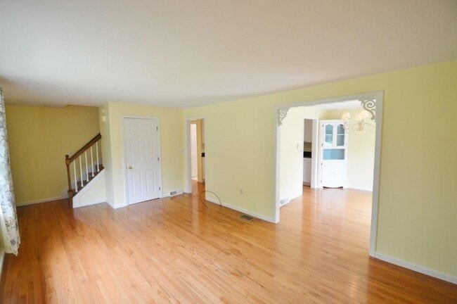 Building Photo - 128 Ridge Rd