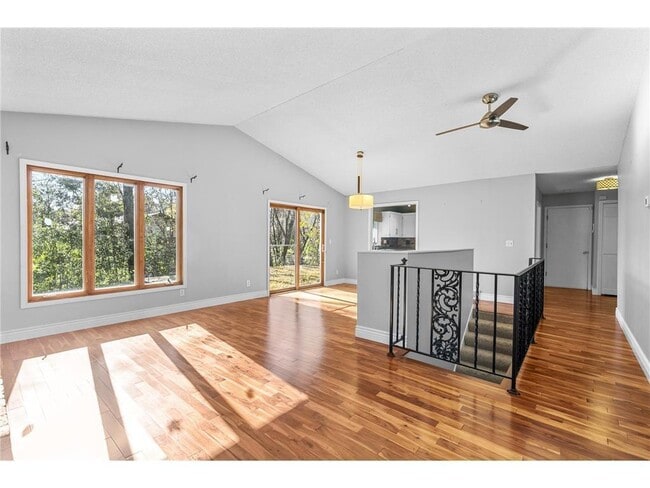 Building Photo - 16405 13th Ave N