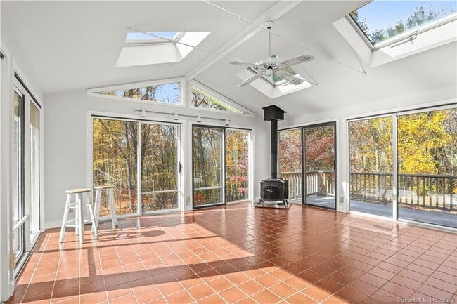 Building Photo - 202 S Bald Hill Rd