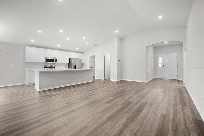 Building Photo - 1460 Fleur Dr