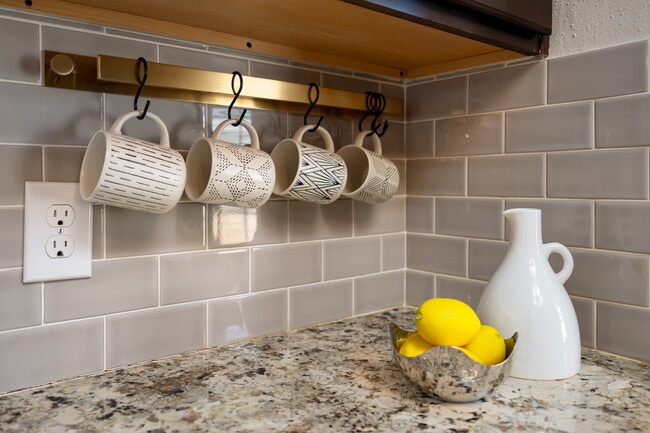 Building Photo - 20231 Linden Tree Dr