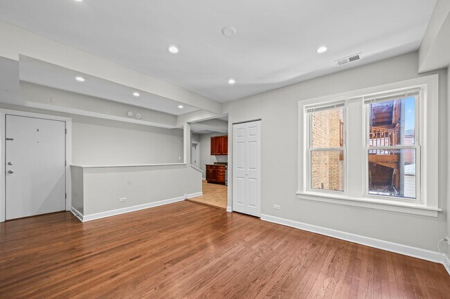 Building Photo - 9100 Lamon Ave