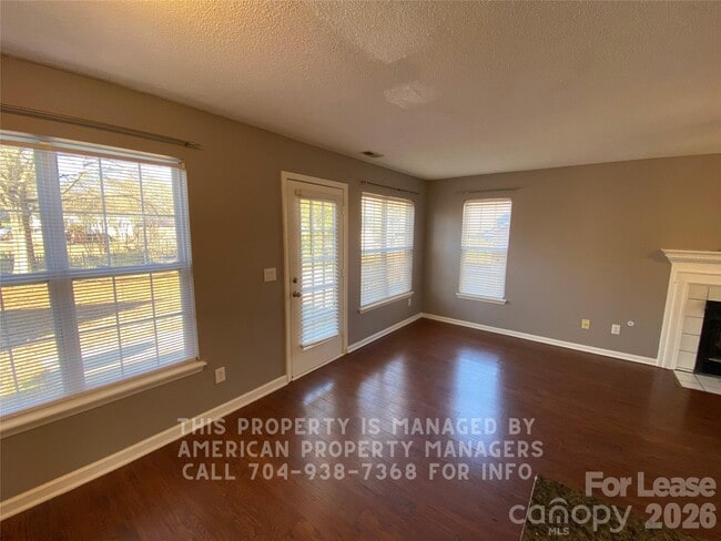 Building Photo - 1271 Midlake Ave