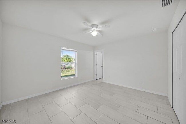 Building Photo - 614 SW 3rd Ct