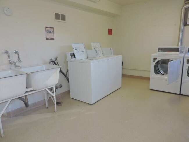 Interior Photo - Eugene Manor Apartments