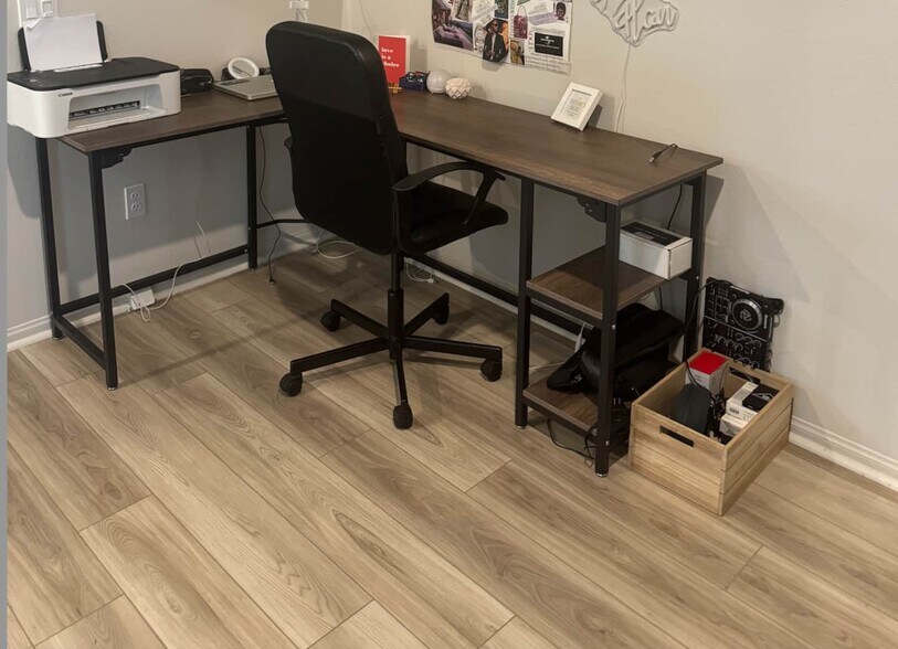 Building Photo - 211 N Vincent Ave