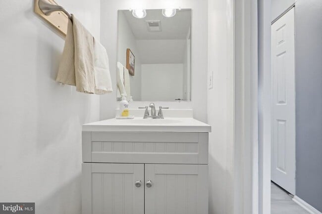 Building Photo - 1013 Copperfield Ct