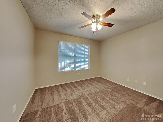 Building Photo - 9945 Sparrow Hawk Ln