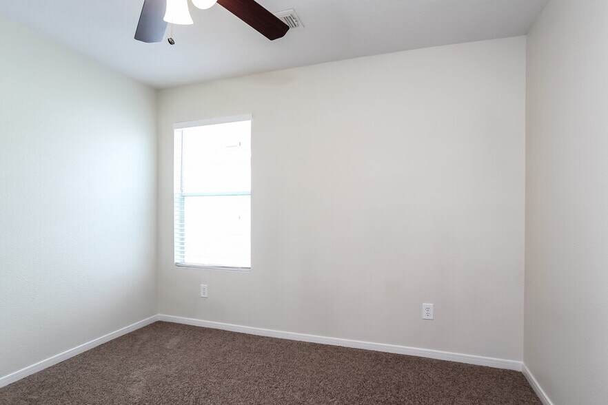 Building Photo - 12146 Landsdown Ridge Way