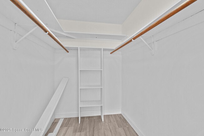 Building Photo - 311 Taylor Ave