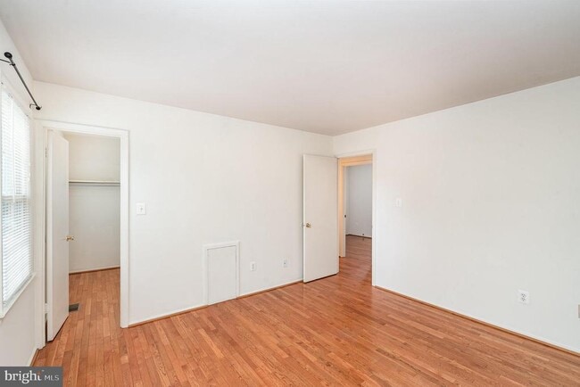 Building Photo - 7624 Wedgewood Dr