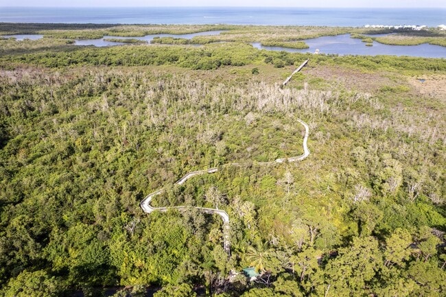 Building Photo - ** NAPLES COVE @ BAY FOREST ** 2 BED / 2 B...