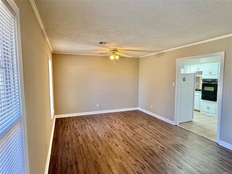 Building Photo - 761 Forestdale Dr