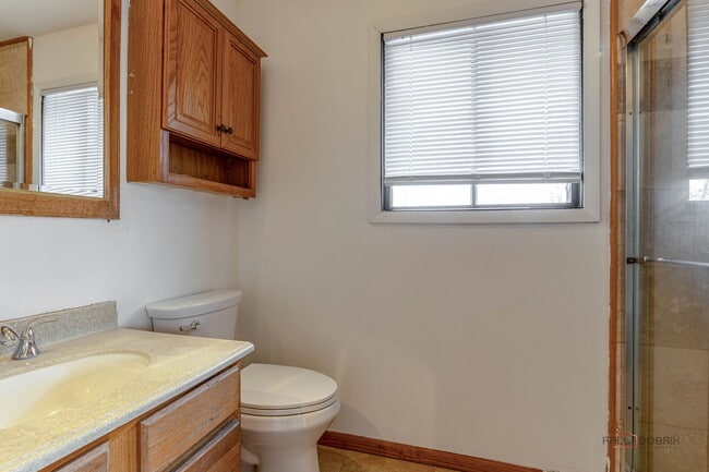 Building Photo - 1261 Hialeah Ln