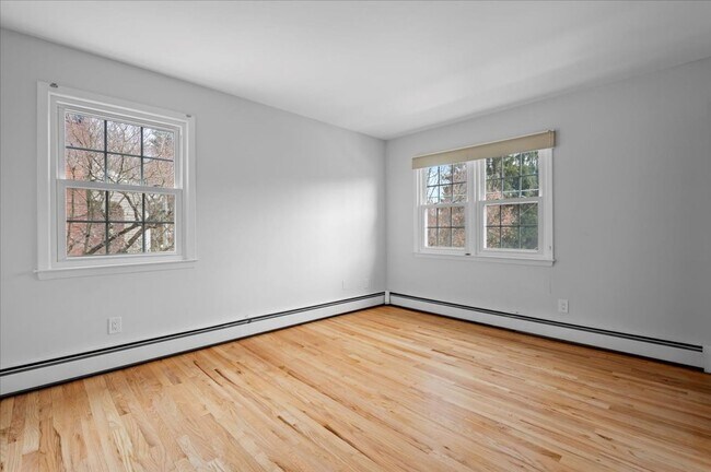 Building Photo - Croton On Hudon 4-Bedroom 2.5-Bathroom Home