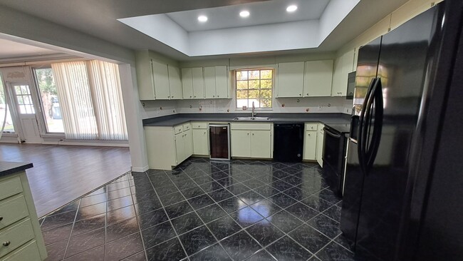 Building Photo - 3/2 UNFURISHED HOME LOCATED IN BOCA GRAND COUNTRY CLUB