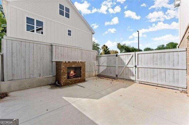 Building Photo - 502 Washington St NW