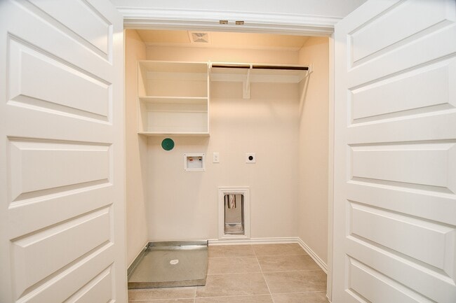 Building Photo - 27927 Western Crk Ct