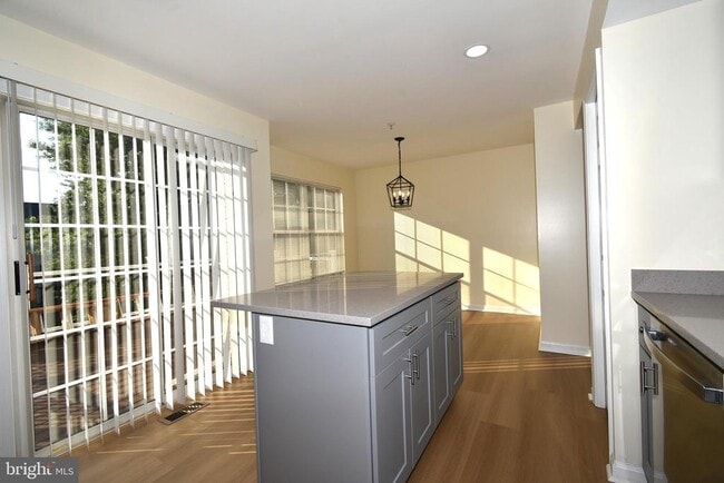 Building Photo - 1389 Walkabout Ct