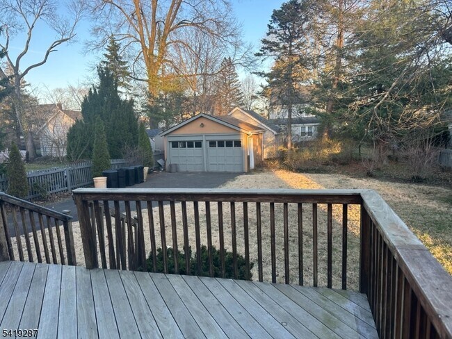 Building Photo - 325 Bogert Ave