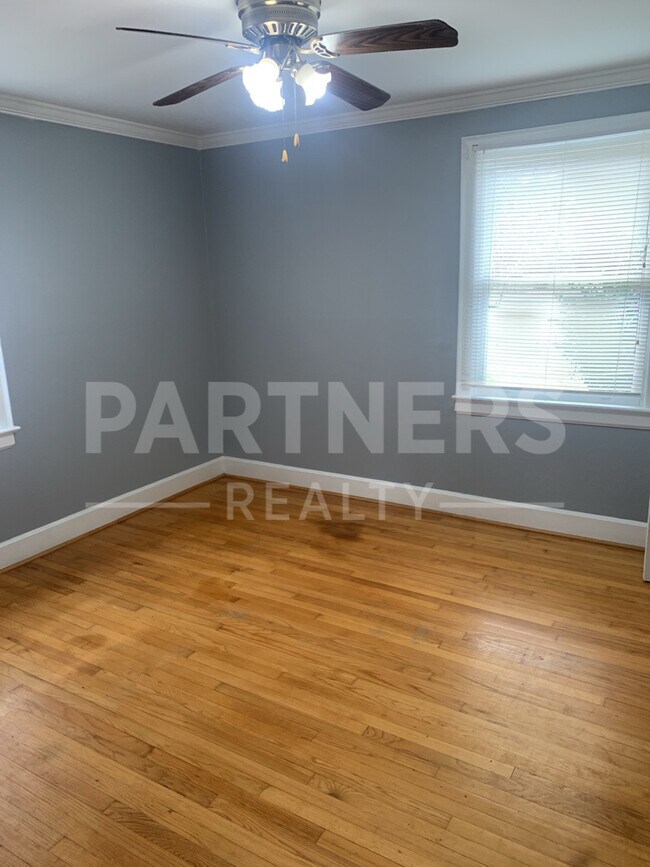 Building Photo - 3283 Gilmer Ave