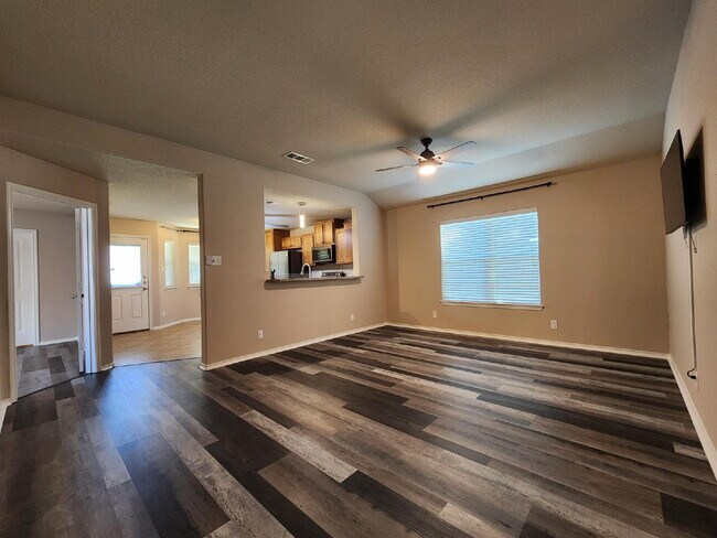 Building Photo - 4633 Stonehaven Dr