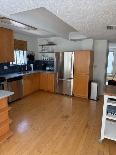 Building Photo - 51 84th Ave