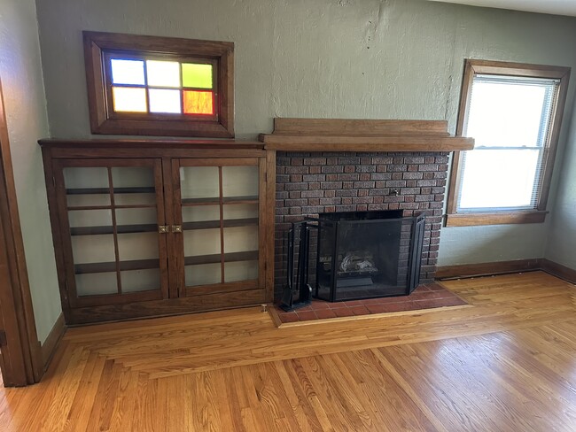 Building Photo - 331 Pearl St