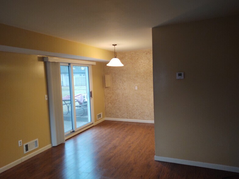 Building Photo - 41202 N Woodbury Green Dr