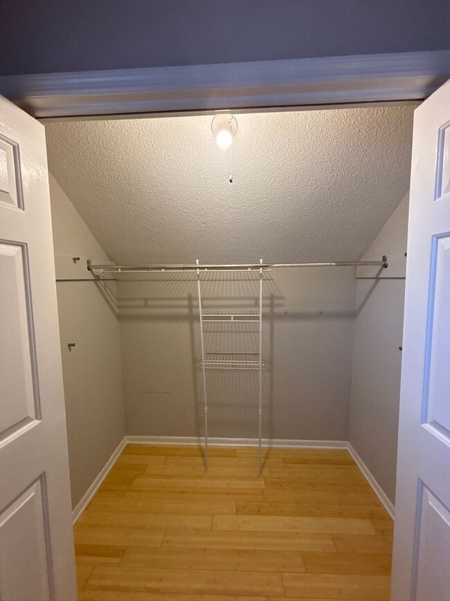 Building Photo - Townhome for Rent