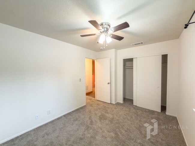 Building Photo - 3 Bedroom Condo, Gated Community in Chico