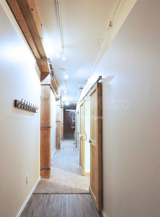 Building Photo - 200 Main St