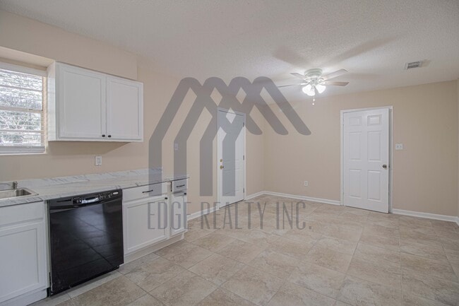 Building Photo - 7116 Skidaway Rd