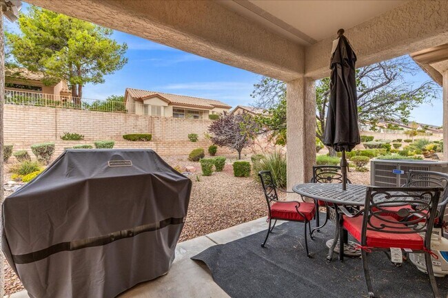 Building Photo - Beautifully Updated 2bd Sun City Summerlin Home with Resort-Style Amenities