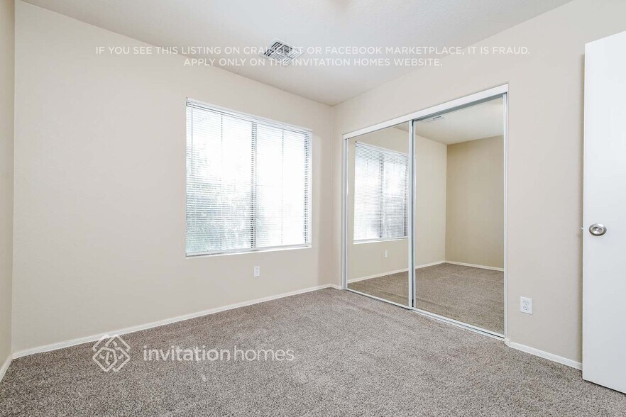 Building Photo - 40092 Calabria St
