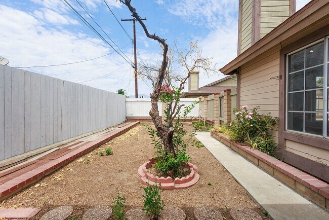 Building Photo - Spacious Single-Story 3-Bedroom Condo with Private Patio and 2-Car Garage