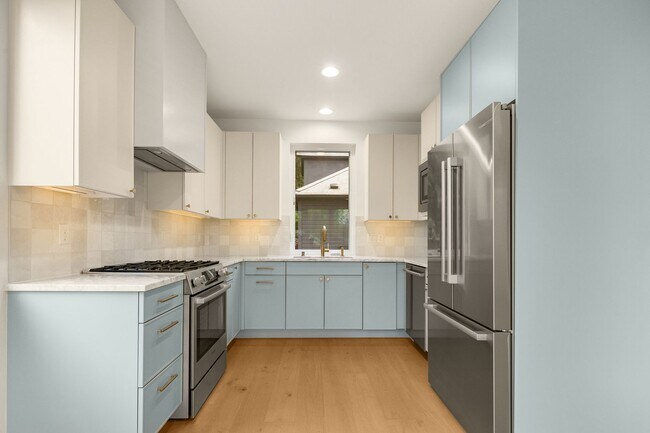 Building Photo - Gorgeous Urban Madrona 3-bedroom home